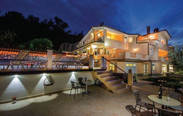 Image No.7-10 Bed Property for sale