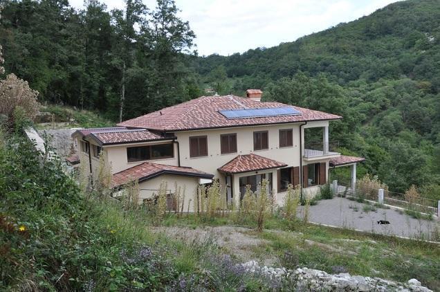 Image No.1-5 Bed Property for sale