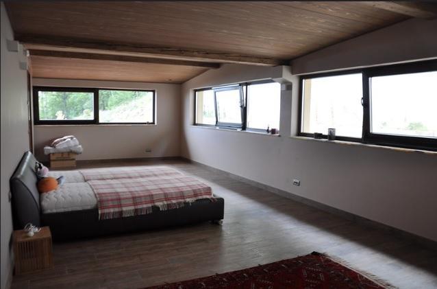 Image No.14-5 Bed Property for sale