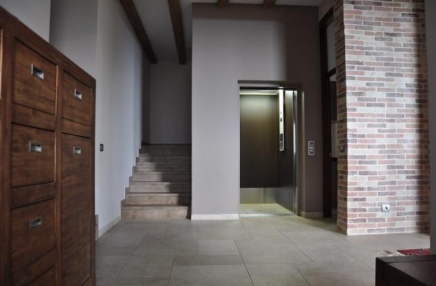 Image No.23-5 Bed Property for sale