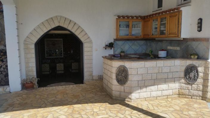 Image No.16-5 Bed Property for sale