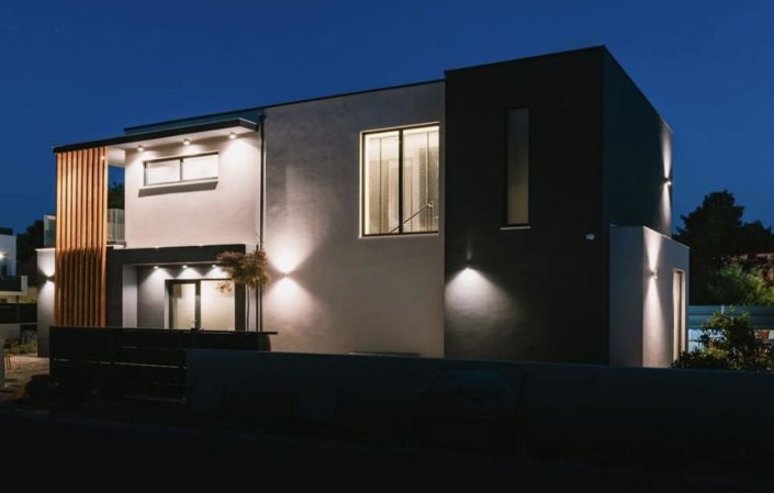 Image No.10-4 Bed Property for sale