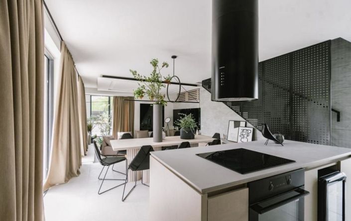 Image No.12-4 Bed Property for sale