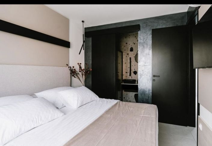 Image No.20-4 Bed Property for sale