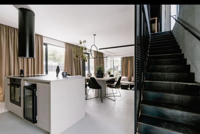 Image No.21-4 Bed Property for sale