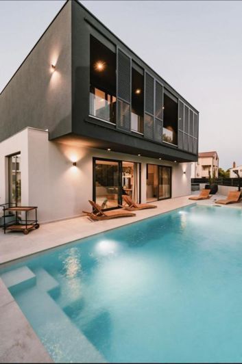 Image No.5-4 Bed Property for sale