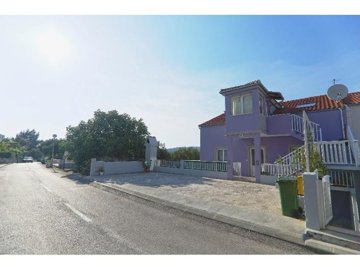 1 - Hvar, Propriété