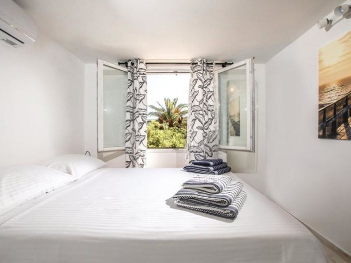 Image No.16-4 Bed Property for sale