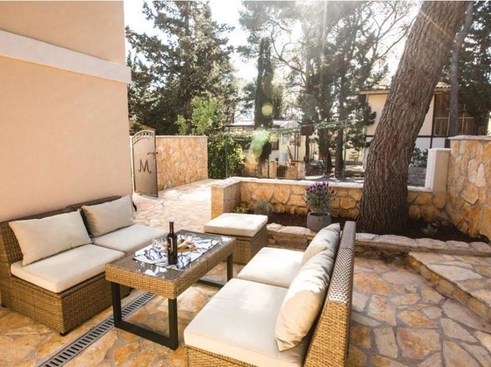 Image No.5-4 Bed Property for sale