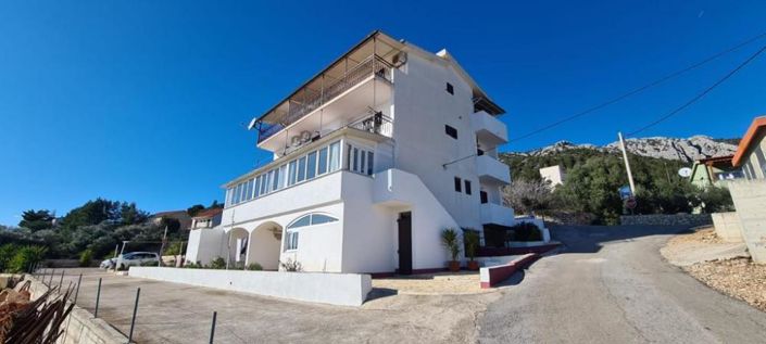 Image No.24-12 Bed Property for sale