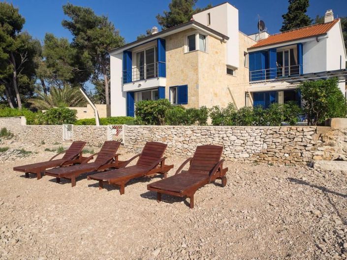 Image No.1-4 Bed Property for sale