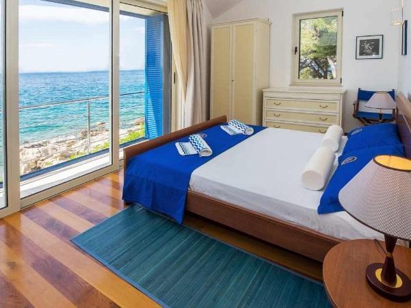 Image No.11-4 Bed Property for sale