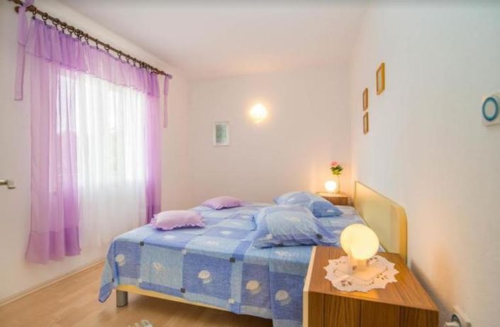 Image No.12-11 Bed Property for sale