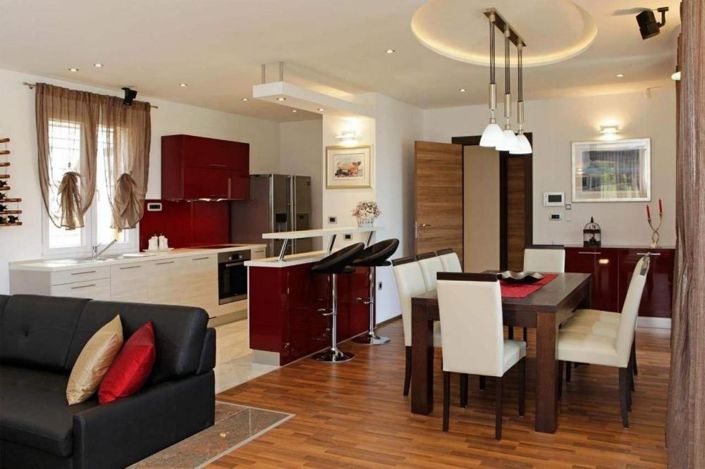 Image No.14-4 Bed Property for sale