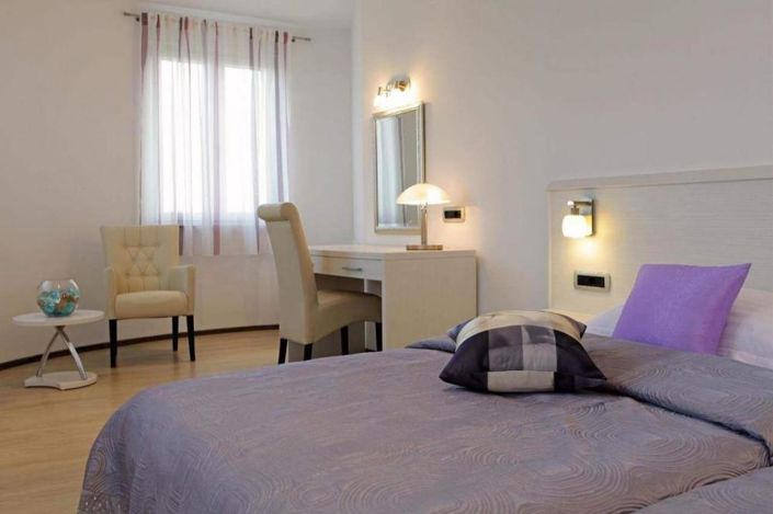 Image No.9-4 Bed Property for sale