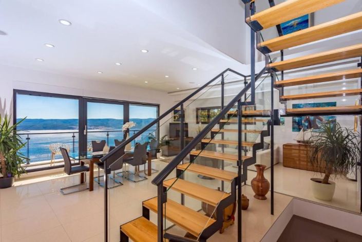 Image No.20-4 Bed Property for sale