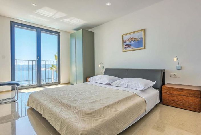 Image No.24-4 Bed Property for sale