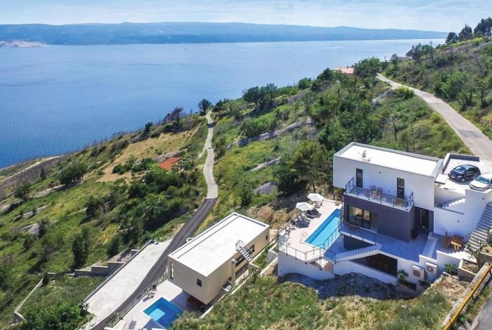 Image No.4-4 Bed Property for sale