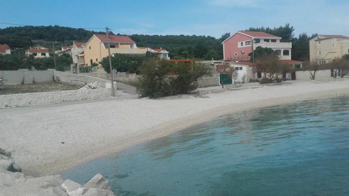 Image No.1-6 Bed Property for sale
