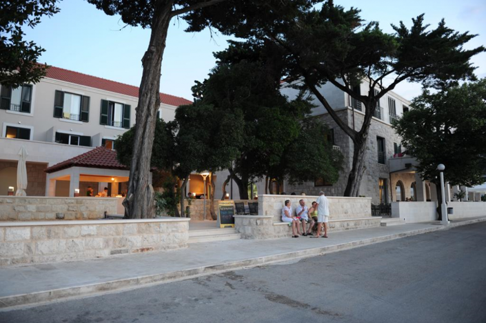 Image No.6-28 Bed Property for sale