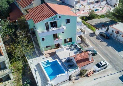 Image No.5-6 Bed Property for sale