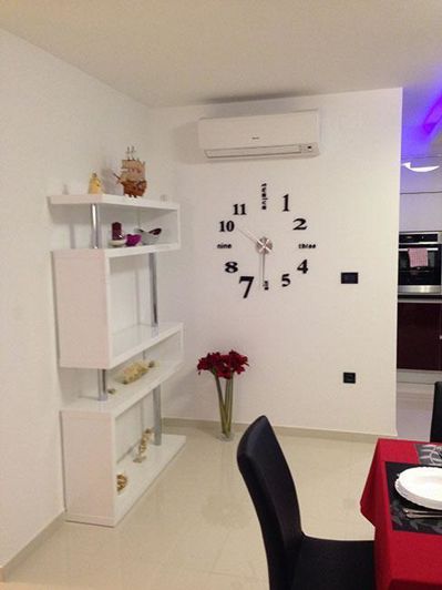 Image No.9-6 Bed Property for sale