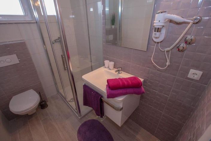 Image No.14-10 Bed Property for sale