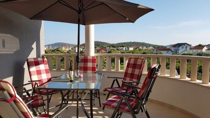 Image No.20-10 Bed Property for sale