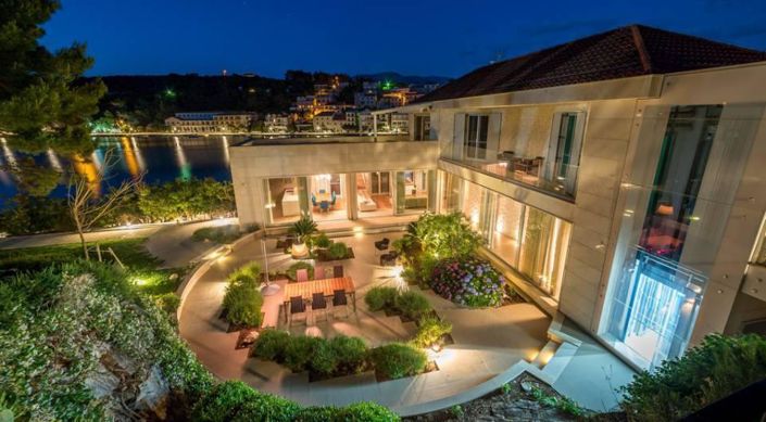 Image No.23-4 Bed Property for sale