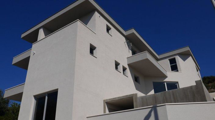 Image No.14-4 Bed Property for sale