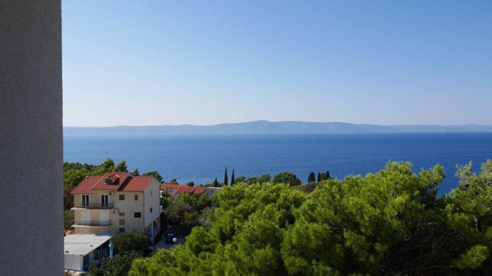 Image No.4-4 Bed Property for sale