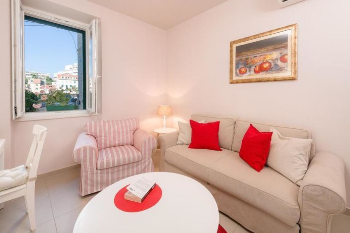 Image No.6-3 Bed Property for sale