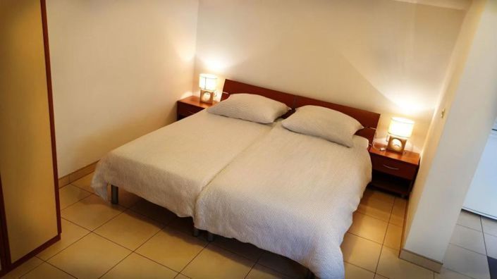 Image No.22-7 Bed Property for sale