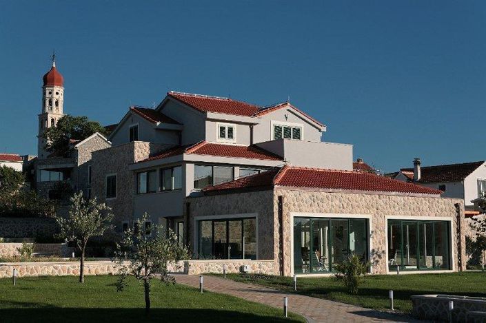 Image No.1-Propriété de 8 chambres à vendre à Murter