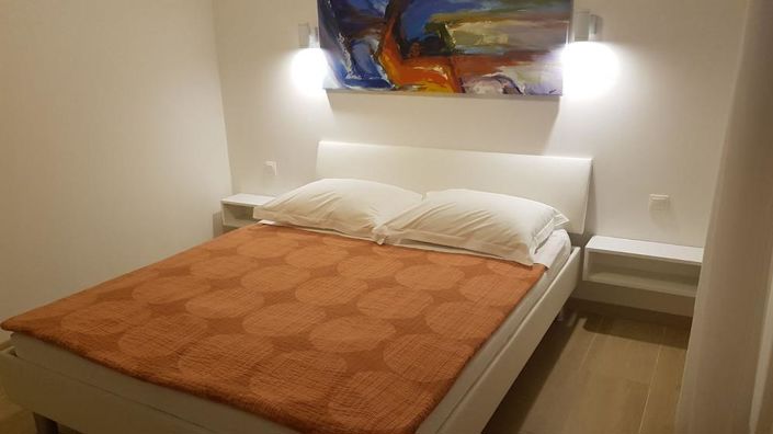 Image No.16-7 Bed Property for sale