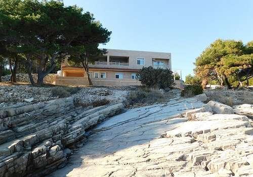 Image No.2-6 Bed Property for sale