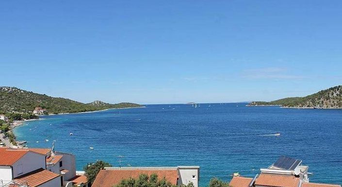 Image No.17-7 Bed Property for sale