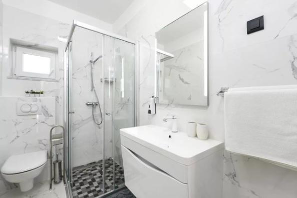 Image No.13-3 Bed Property for sale