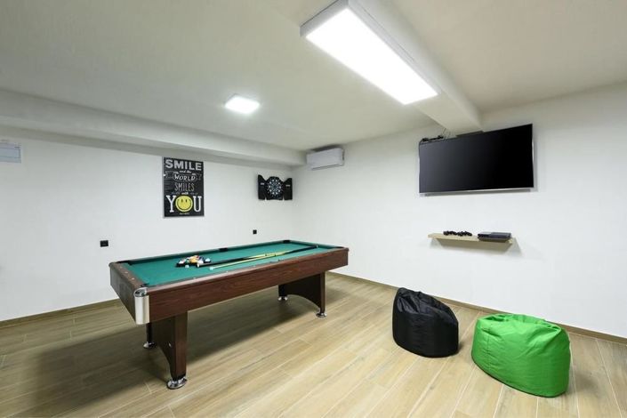 Image No.18-3 Bed Property for sale