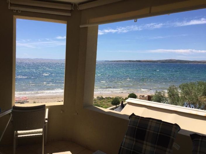 Image No.24-8 Bed Property for sale