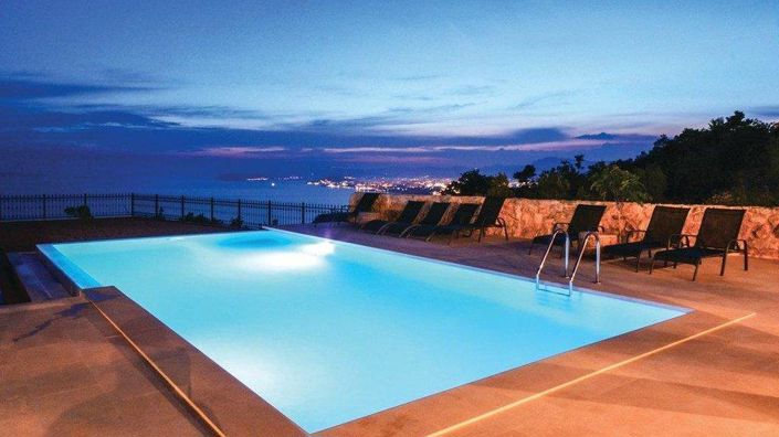 Image No.1-8 Bed Property for sale