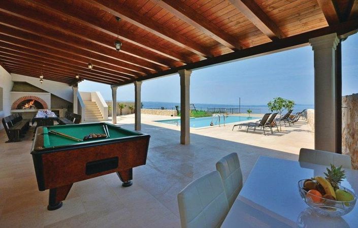 Image No.6-8 Bed Property for sale