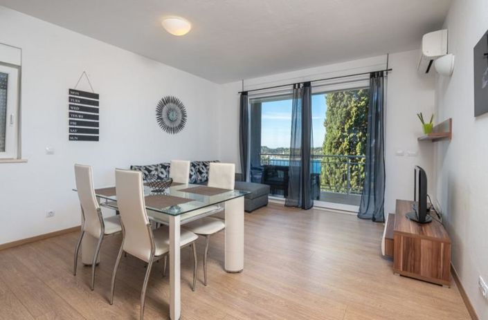 Image No.19-11 Bed Property for sale