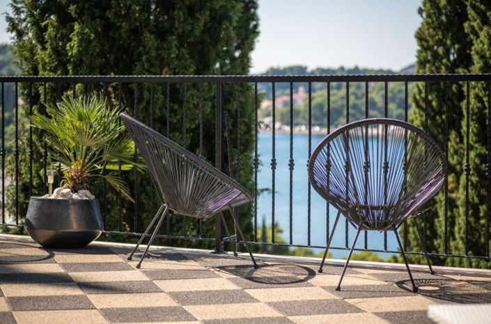 Image No.7-11 Bed Property for sale