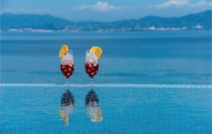 Image No.4-6 Bed Property for sale