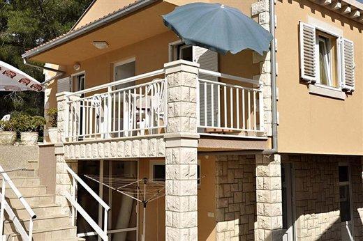 Image No.11-21 Bed Property for sale