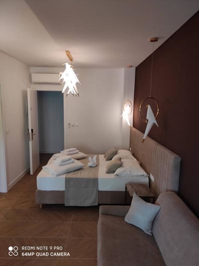 Image No.15-13 Bed Property for sale