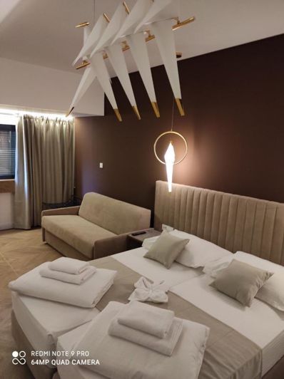 Image No.22-13 Bed Property for sale