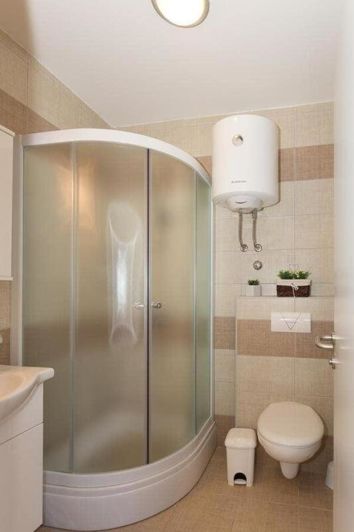 Image No.15-13 Bed Property for sale