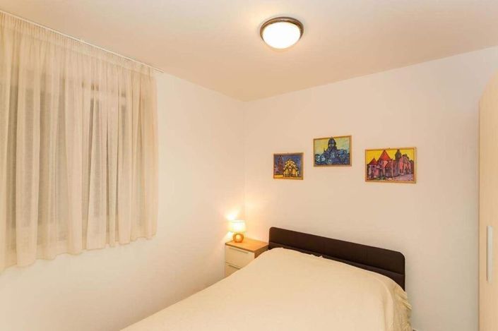 Image No.21-13 Bed Property for sale